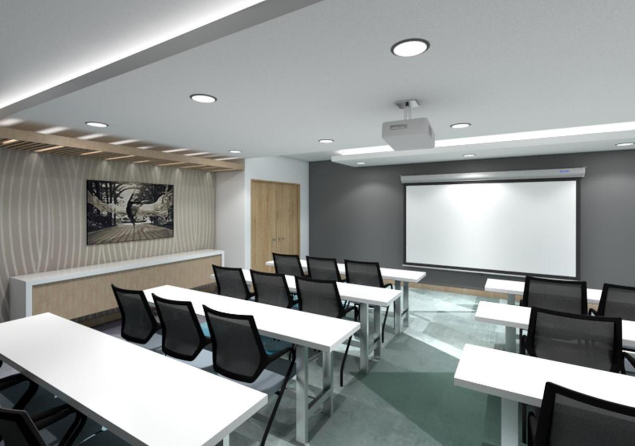 ホテル Eurobuilding Tama San Cristóbal エクステリア 写真