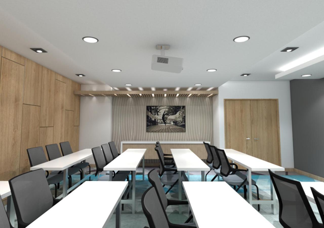 ホテル Eurobuilding Tama San Cristóbal エクステリア 写真