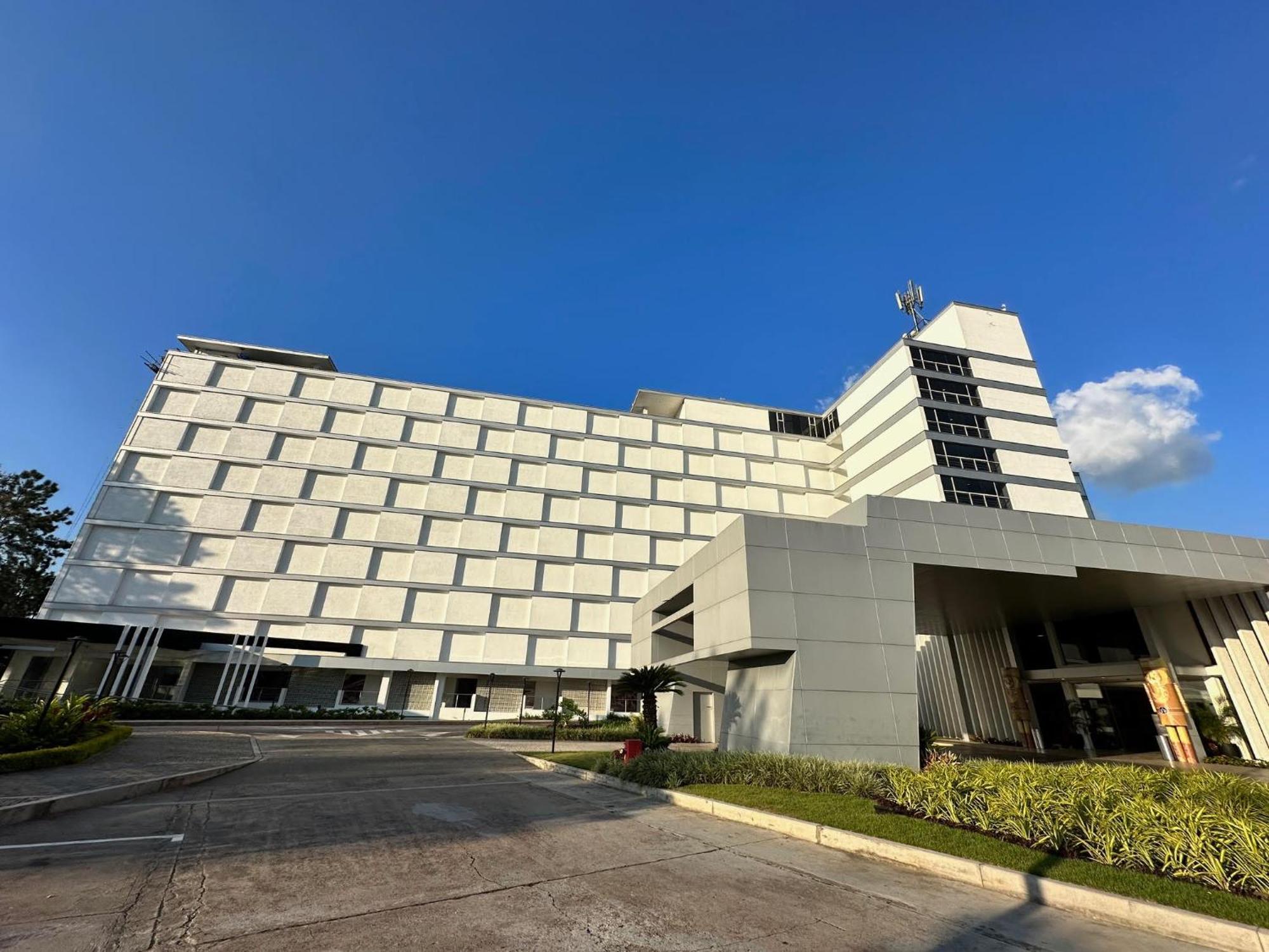 ホテル Eurobuilding Tama San Cristóbal エクステリア 写真