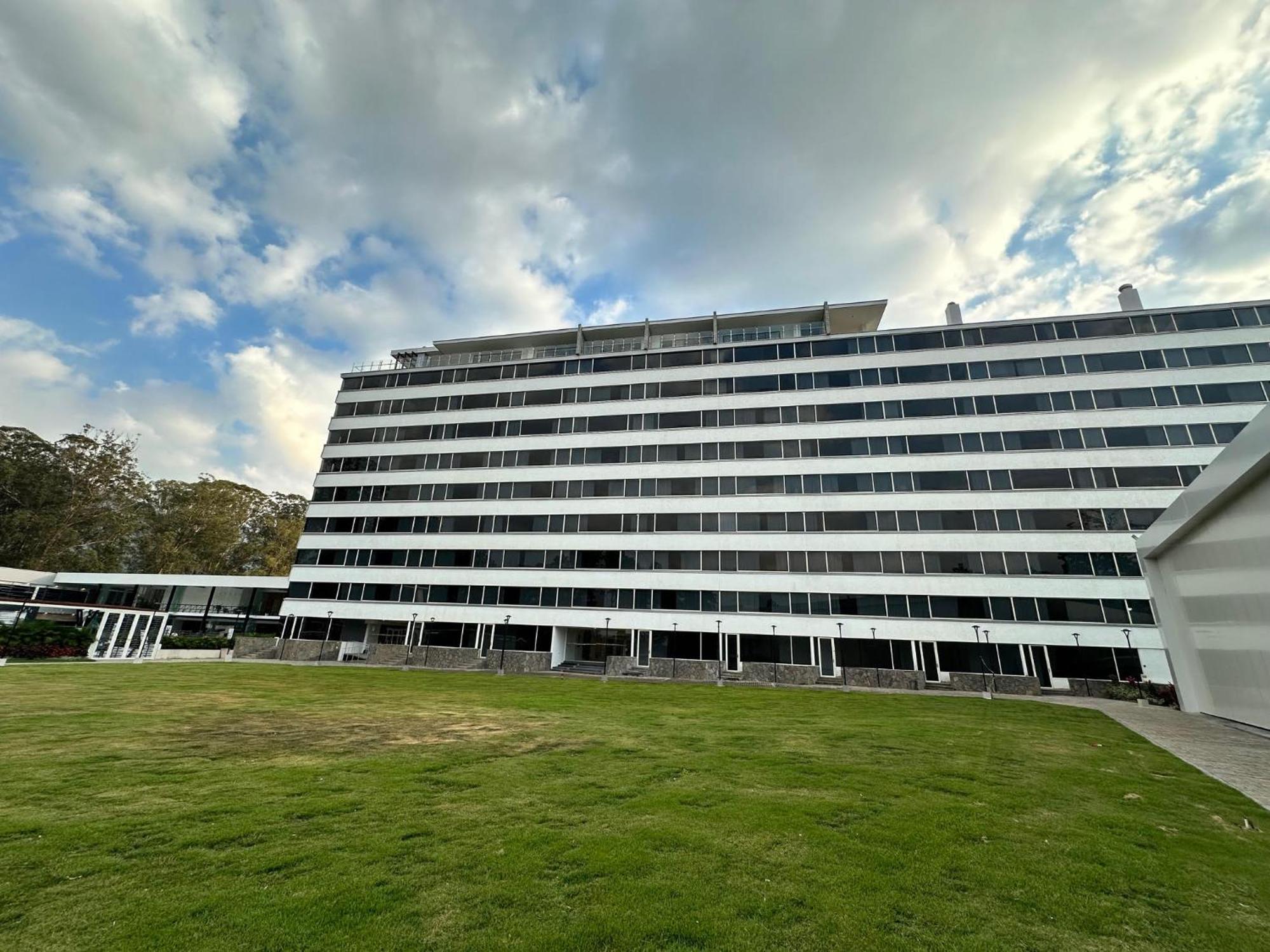 ホテル Eurobuilding Tama San Cristóbal エクステリア 写真