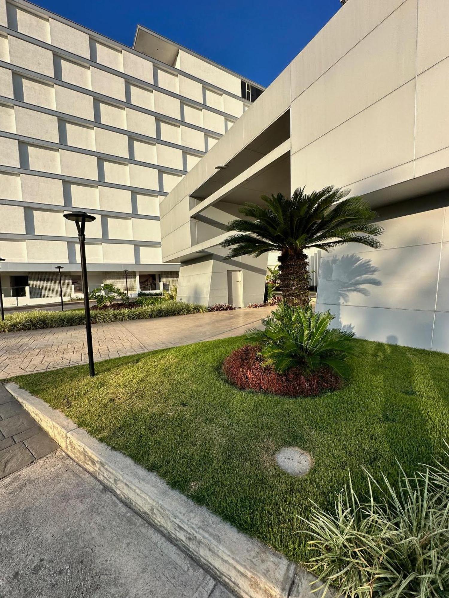 ホテル Eurobuilding Tama San Cristóbal エクステリア 写真
