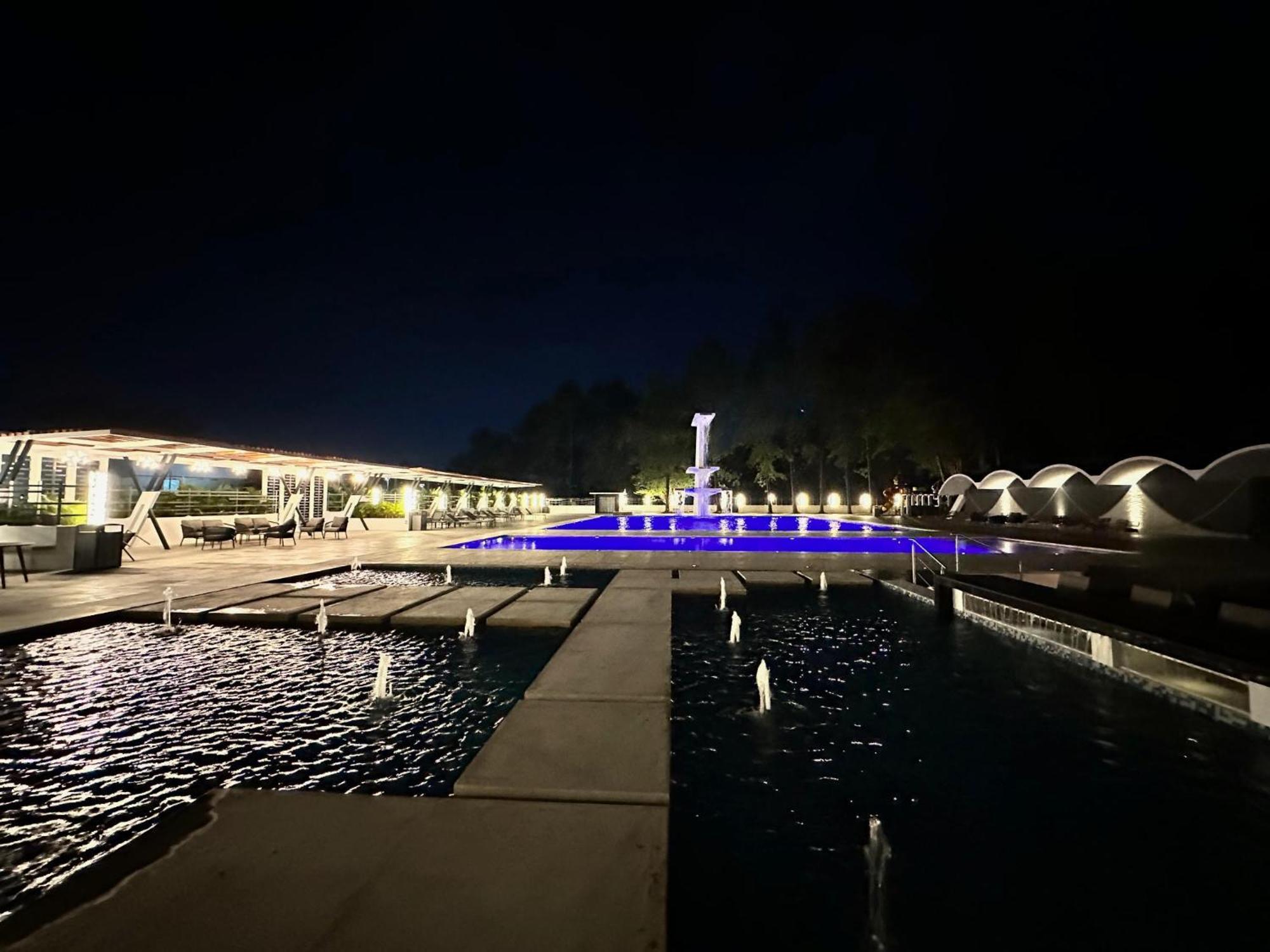 ホテル Eurobuilding Tama San Cristóbal エクステリア 写真