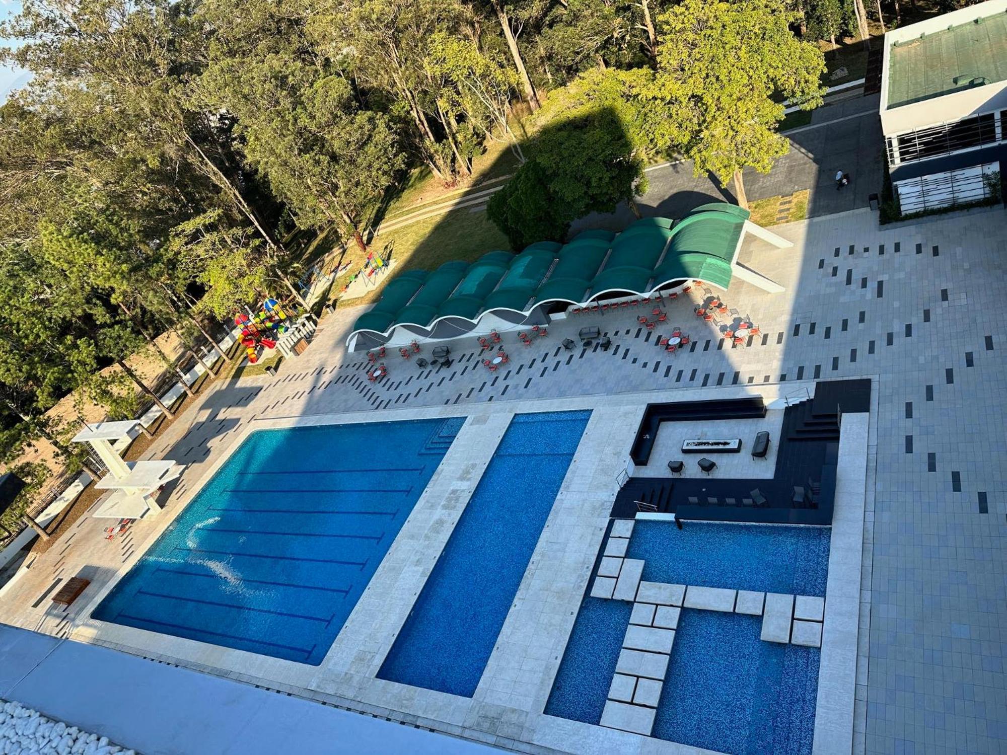 ホテル Eurobuilding Tama San Cristóbal エクステリア 写真